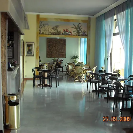 Liliana Hotel 3*