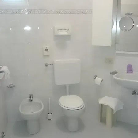 Liliana Hotel 3*