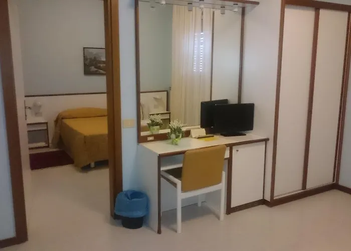 Liliana Hotel Marina dʼAndora